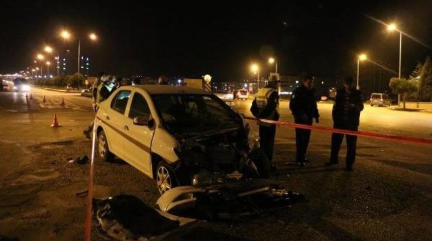 Denizli'de İki Ayrı Kazada 1 Kişi &Ouml;ld&uuml; 20 Kişi Yaralandı