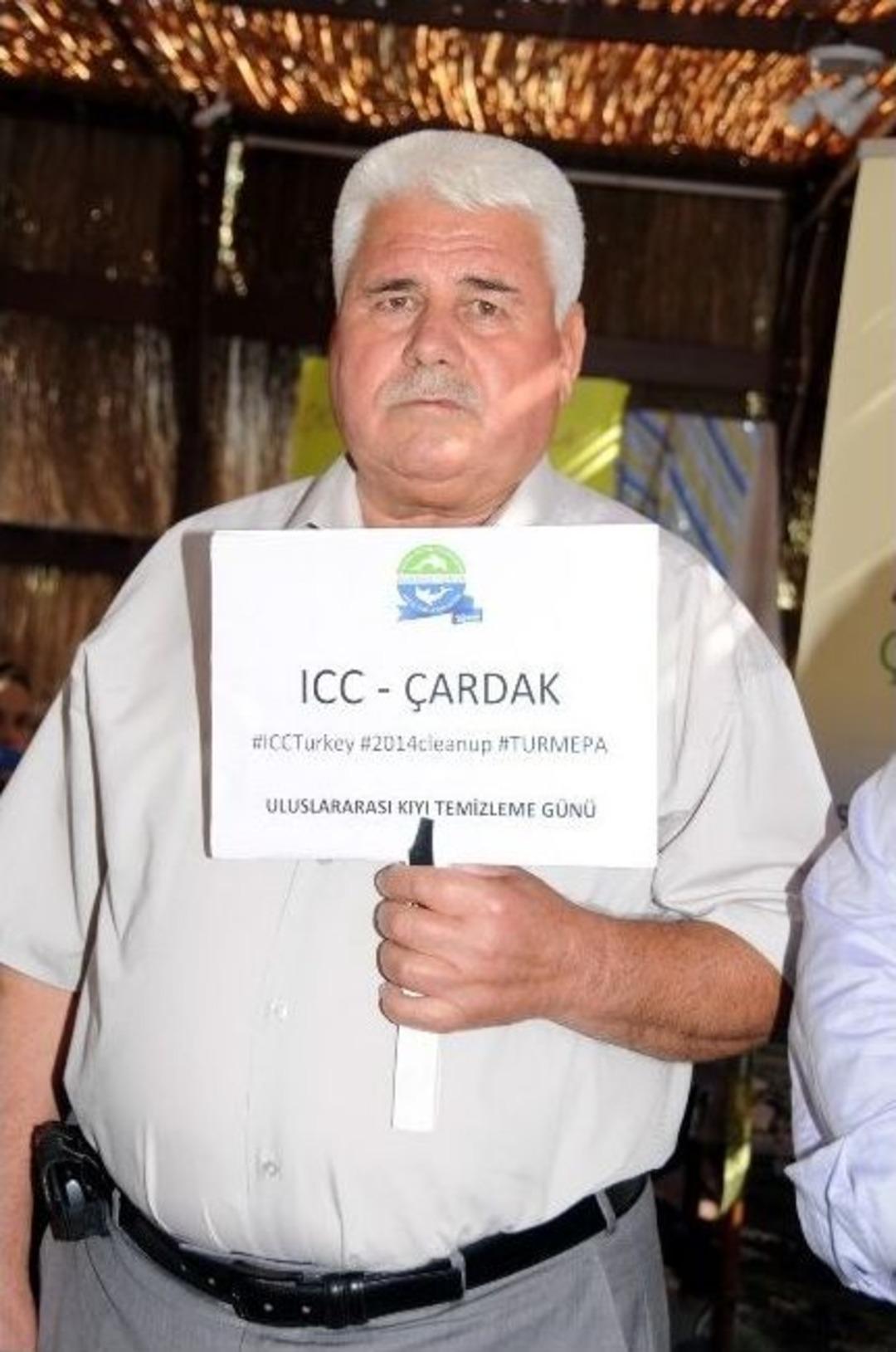 Kum Adasında Kıyı Temizliği