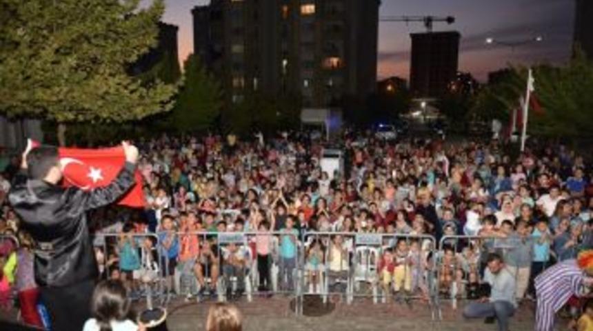 Tuzla&rsquo;nın Mahallelerinde 1 Tır Dolusu Şenlik Yaşanıyor