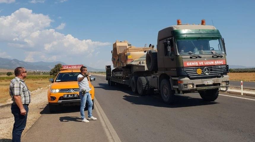 Suriye Sınırına İş Makinesi Sevkiyatı