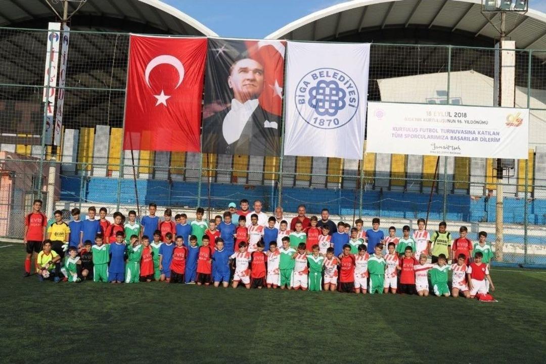 Biga&rsquo;nın Kurtuluşu İ&ccedil;in Sahaya &Ccedil;ıktılar