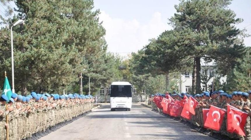 Muş&rsquo;ta Askeri Birlikler Dualarla Uğurlandı