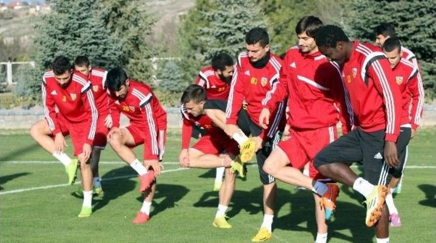 Kayserispor, Adanaspor Ma&ccedil;ı Hazırlıklarını S&uuml;rd&uuml;r&uuml;yor