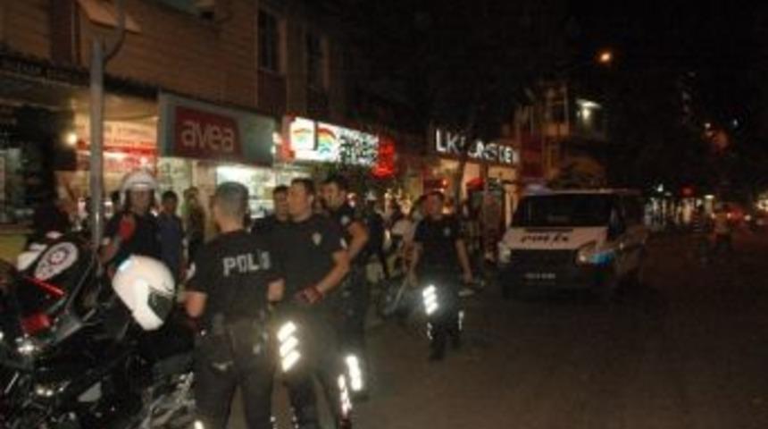 Bı&ccedil;aklı Kavgaya Polis M&uuml;dahalesi