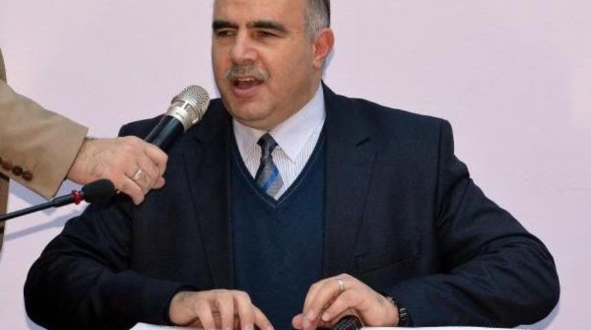 G&ouml;rme Engelli Yazar Kabartma Kuran-I Kerim Okudu