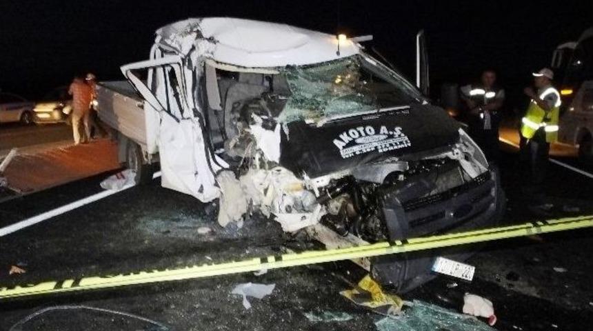 Balıkesir&rsquo;de Trafik Kazası: 1 &Ouml;l&uuml;, 3 Yaralı