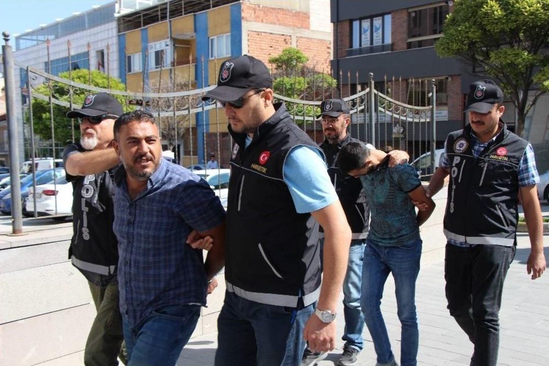 Uyuşturucu Ş&uuml;phelisi: &ldquo;biz İ&ccedil;iciyiz &Ouml;lenleri &Ccedil;ekin&rdquo;