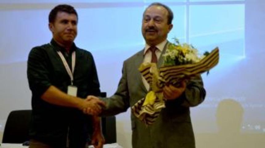 Kamu Hastaneleri Hizmetleri Başkanı Dr. Ahmet &Ouml;zyal&ccedil;ın, "&uuml;lkemizde Ses Getirecek &Ccedil;alışmalara İmza Atacağımızı D&uuml;ş&uuml;n&uuml;yorum"