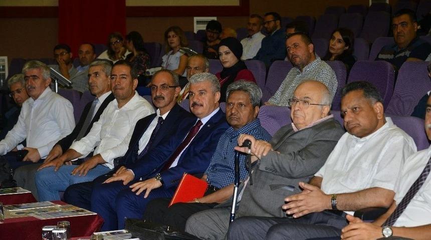 Kırşehir’de Matematik Sempozyumu Başladı