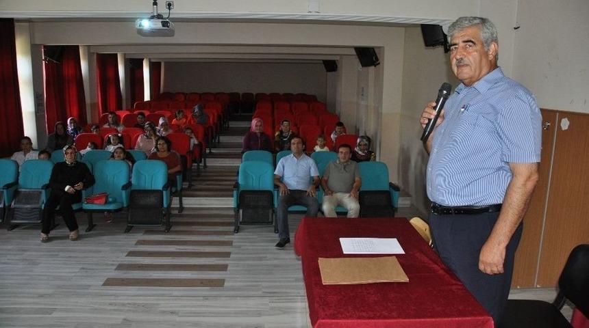 Uyum Haftasında Velilere Seminer