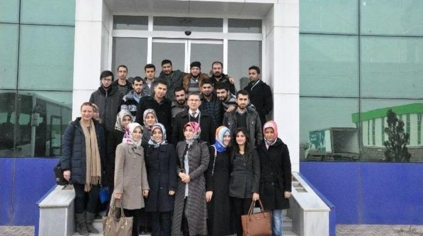 &Uuml;niversite &Ouml;ğrencileri S&uuml;t &Uuml;r&uuml;nleri İşletmesini Gezdi