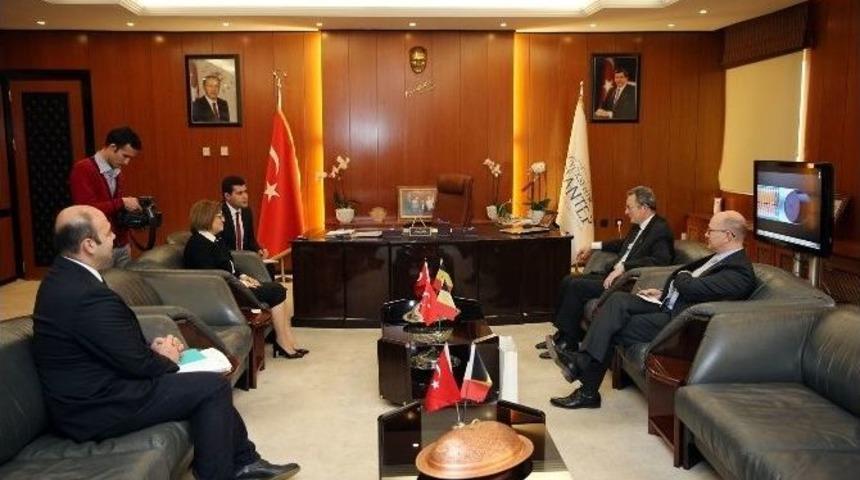 Bel&ccedil;ika B&uuml;y&uuml;kel&ccedil;isi Trenteseau&rsquo;dan Başkan Şahin&rsquo;e Ziyaret