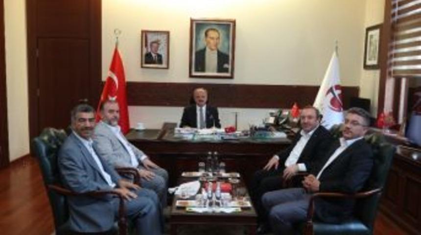 Vali &Ccedil;akacak, To&ccedil; Bir-sen Genel Başkanı &Ouml;zt&uuml;rk&rsquo;&uuml; Kabul Etti