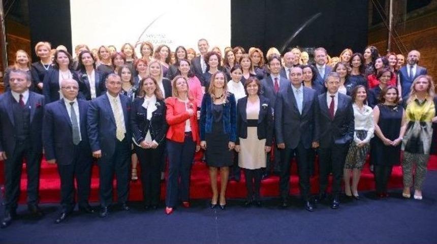 &rsquo;y&ouml;netim Kurulunda Kadın Programı&rsquo;nın Başkanlığını Suzan Sabancı Devraldı