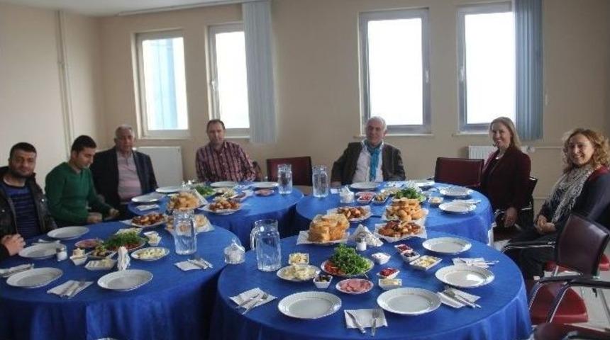 M&uuml;d&uuml;r Dursun Gazetecilerle Bir Araya Geldi