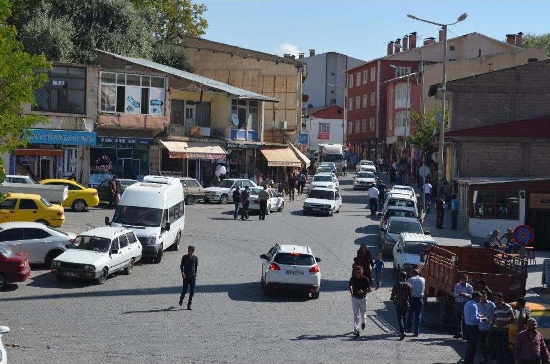 Emre Akbaba&rsquo;nın Baba Ocağında Galibiyet Sevinci