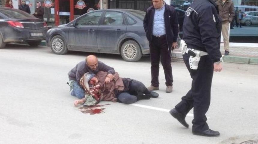 Yaralı Yaşlı Kadın 15 Dakika Ambulans Bekledi