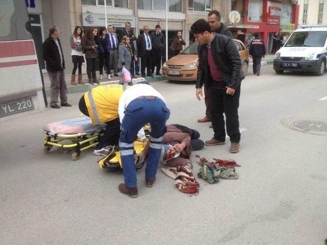 Yaralı Yaşlı Kadın 15 Dakika Ambulans Bekledi