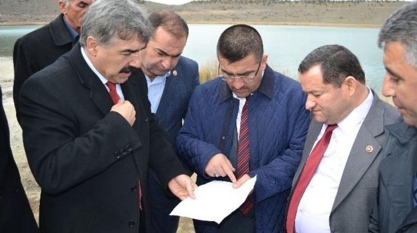 Meclis Nar G&ouml;l&uuml;ndeki Balık &Ouml;l&uuml;mlerini İnceledi