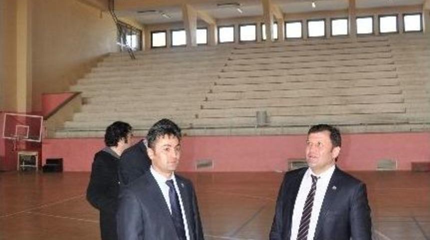 Elbistan&rsquo;da Spor Salonu Yıkılıp, Yenisi Yapılacak