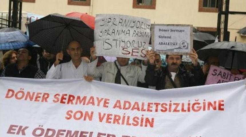 İzmir'de Sağlık&ccedil;ılardan 'beyaz Y&uuml;r&uuml;y&uuml;ş'