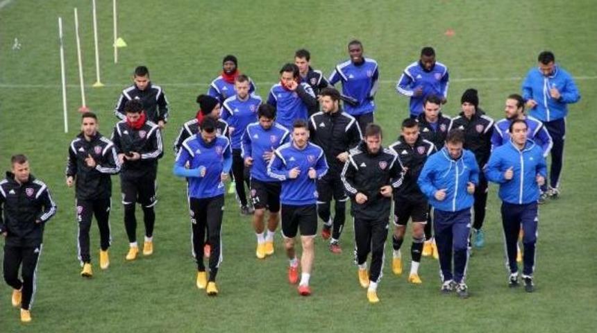 Kardemir Karab&uuml;kspor'da Hedef 3 Puan