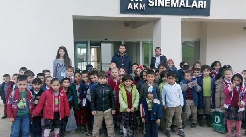 &Ouml;ğrencilerin Sinema Keyfi Devam Ediyor