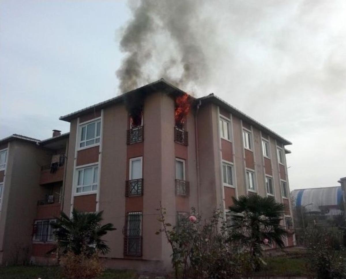 Psikolojik Sorunları Olan Gen&ccedil; Evini Yaktı