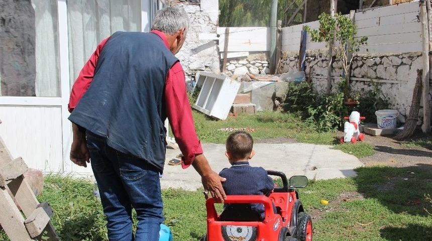Oğlunu İcra Memuruna Teslim Etmeyen Baba Tutuklandı