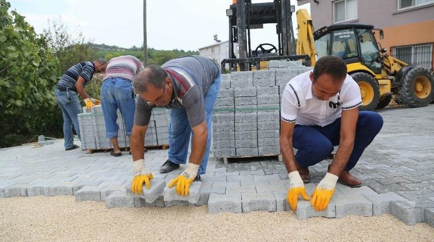 Erdemli Belediyesi&rsquo;nde Parke Ve Yol &Ccedil;alışmaları S&uuml;r&uuml;yor
