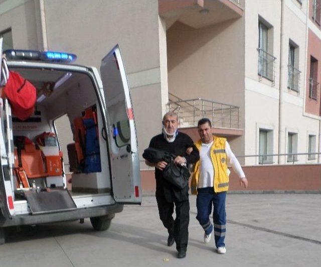 Otomobil Tankerin Altına Girdi 1