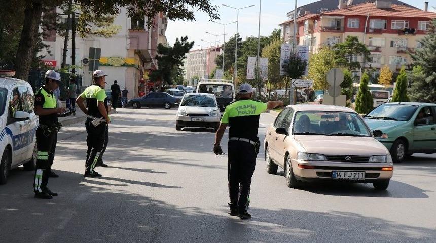 Bolu&rsquo;da Emniyet Kemeri Uygulamasında S&uuml;r&uuml;c&uuml;lere Ceza Yağdı