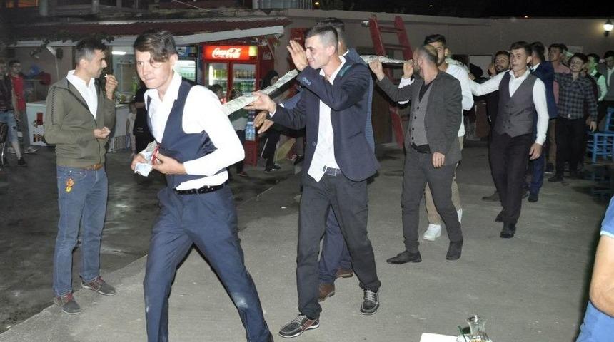 50 Metrelik D&uuml;ğ&uuml;n Takısı G&ouml;renleri Şaşkına &Ccedil;evirdi