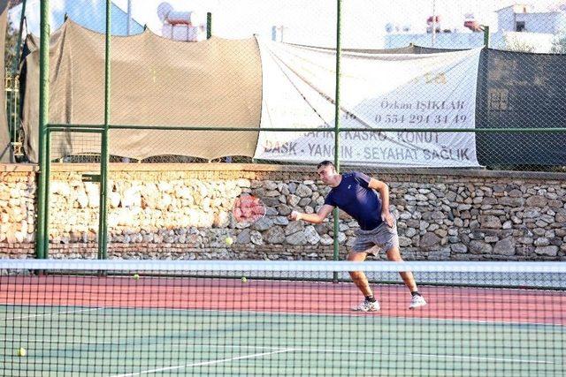 Efeler Belediyesi 9. Geleneksel Tenis Turnuvası Başladı