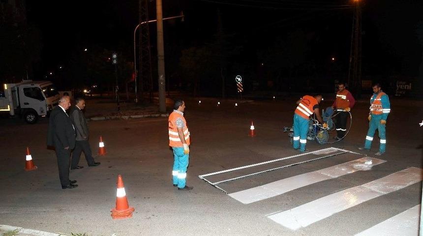Isparta Belediyesi&rsquo;nden Yol &Ccedil;izgi &Ccedil;alışması