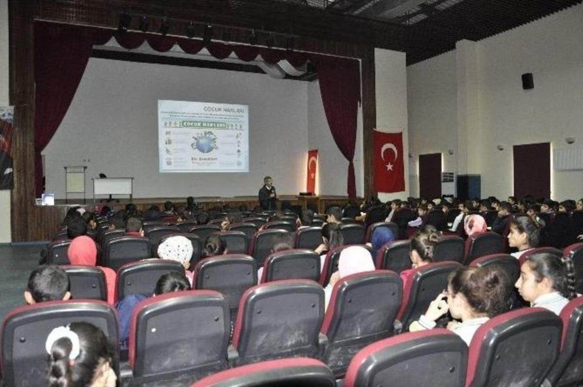 Siverek Belediyesi 4 Bin &Ouml;ğrenciye Seminer Verdi, Film G&ouml;sterimi Yaptı