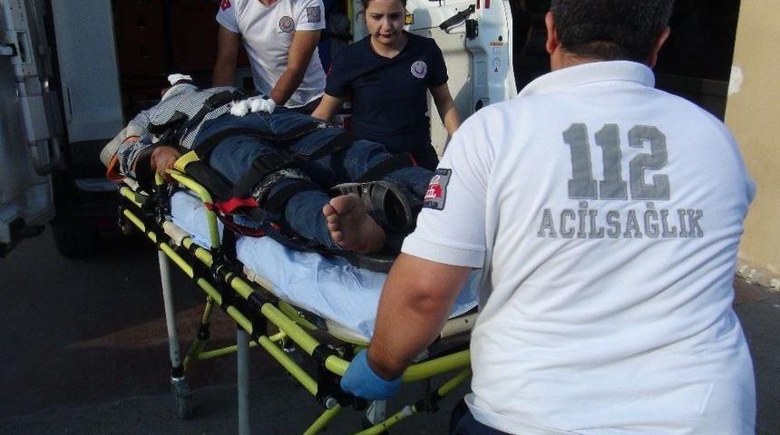 Otomobille Motosiklet &Ccedil;arpıştı: 2 Yaralı