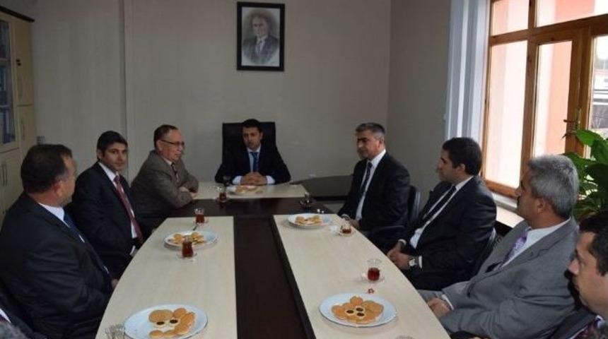Yeni Atanan Okul M&uuml;d&uuml;rleri Kaymakam Bedir&rsquo;i Ziyaret Etti