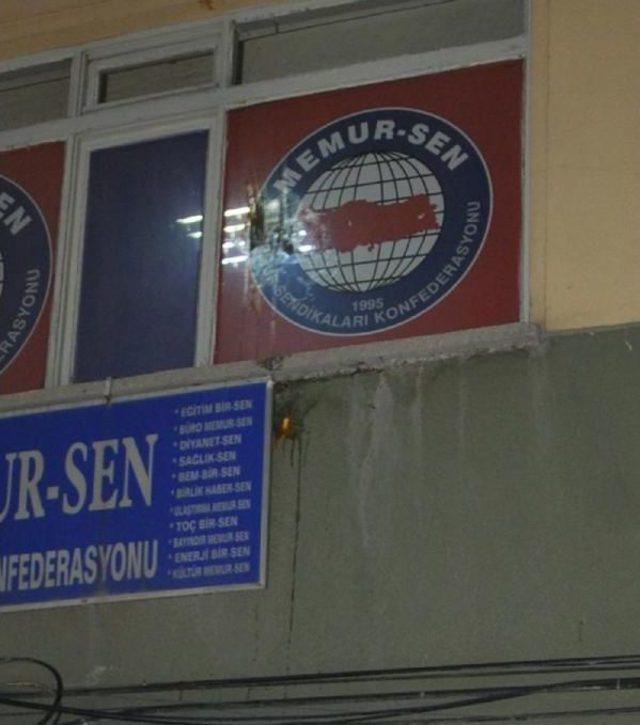 Liselilerden Eğitim Bir-Sen e Yumurtalı Protesto 2