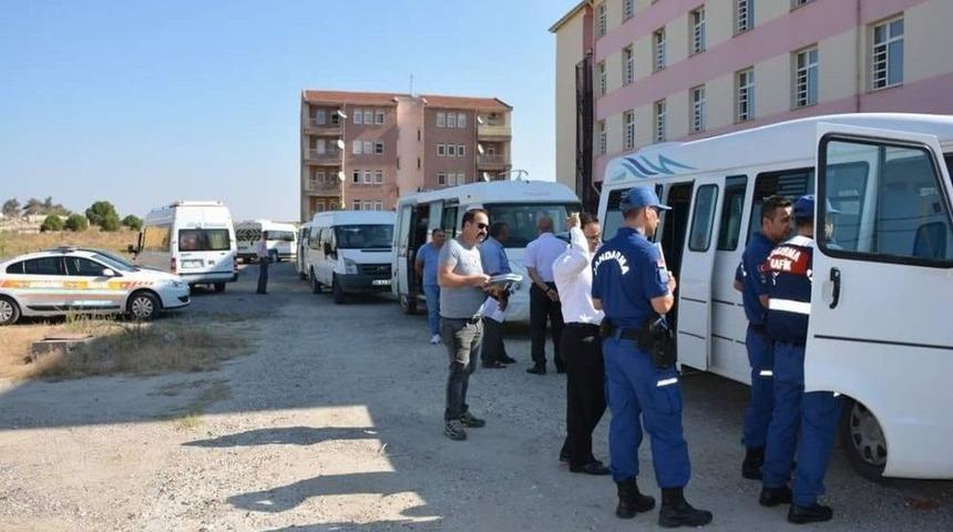 Eşme&rsquo;de Okul Servislerine Sıkı Denetim