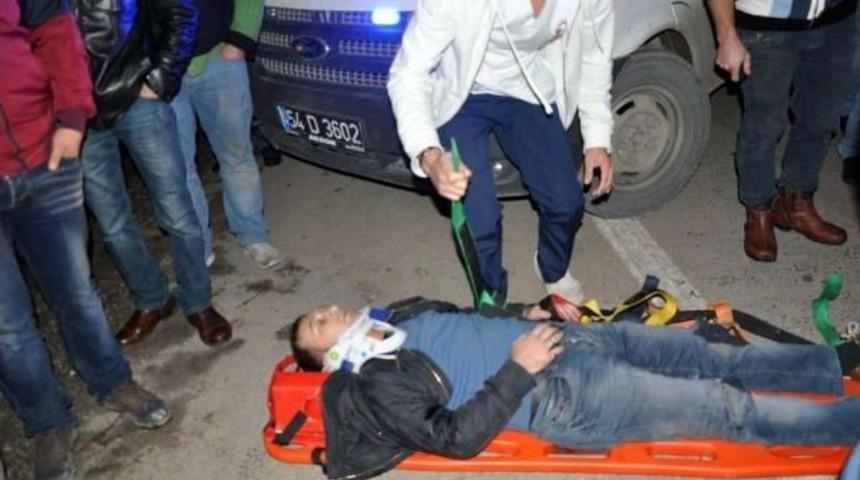 Akyazı'da Kaza: 1 &Ouml;l&uuml; 3 Yaralı