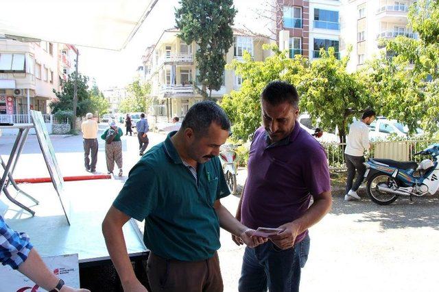 ‘dünya İntiharı Önleme Günü’nde Broşür Dağıttılar