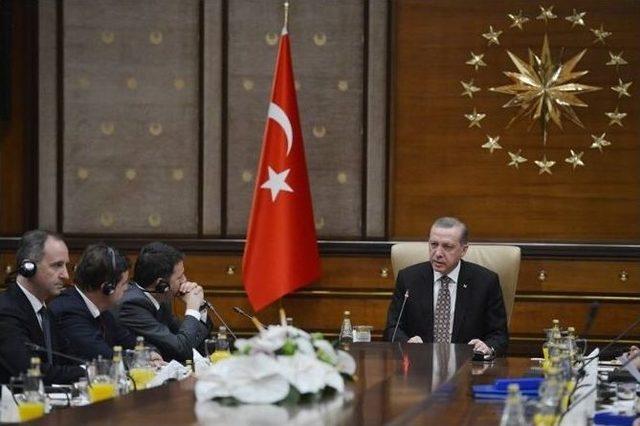 Cumhurbaşkanı Erdoğan, İtalya Başbakanı Renzi’yi Kabul Etti