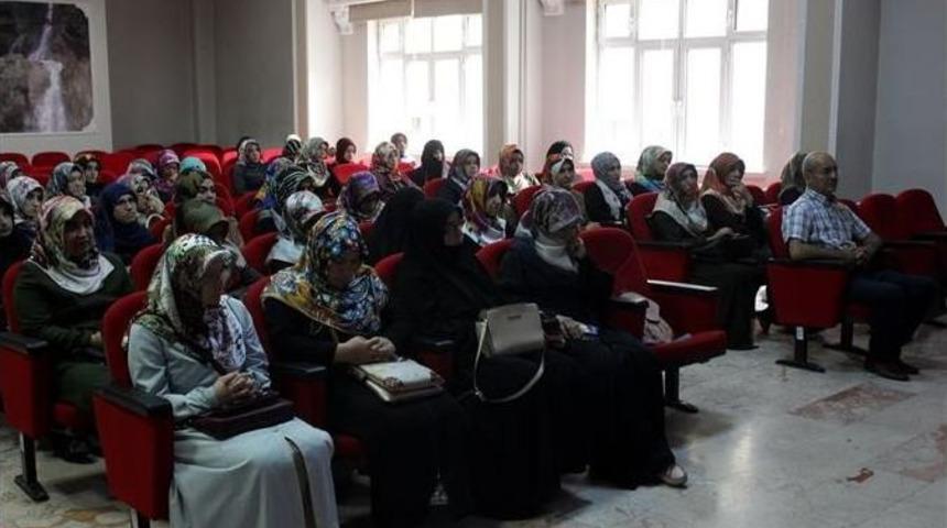 Kur&rsquo;an Kursu &Ouml;ğreticilerine Seminer Verildi