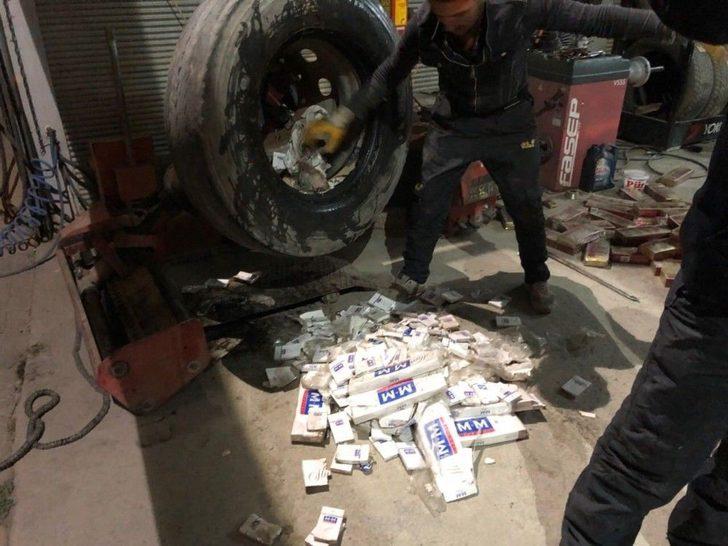 Van’da Kamyon Lastiği İçerisinde 6 Bin Paket Kaçak Sigara Ele Geçirildi G1