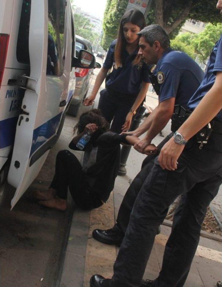 Uyuşturucu Aldığı Öne Sürülen Genç Kız Ortalığı Birbirine Kattı G2