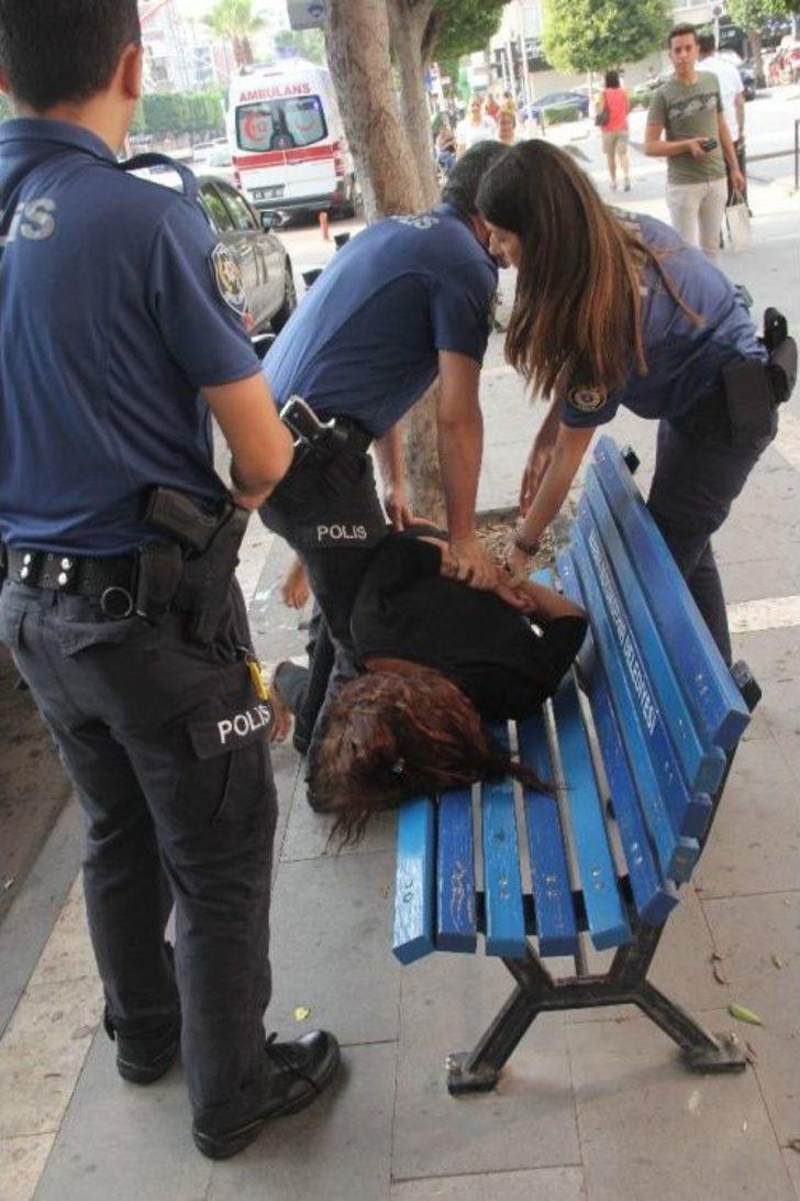 Uyuşturucu Aldığı Öne Sürülen Genç Kız Ortalığı Birbirine Kattı G3