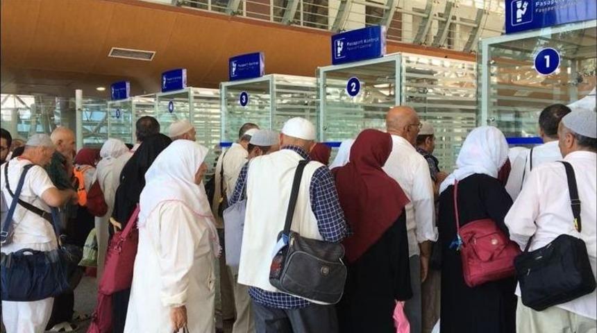 Erzincan Birinci Kafile Hacıları Memleketlerine D&ouml;nd&uuml;