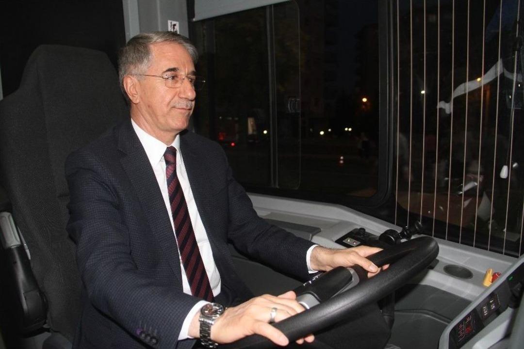 Elazığ&rsquo;da Yerli Ve Milli 52 Yeni Otob&uuml;s Hizmete Girdi