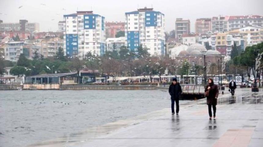 G&ouml;k&ccedil;eada'ya Ulaşıma Fırtına Engeli